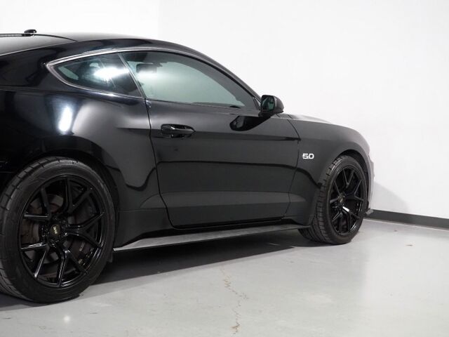 2019 Ford Mustang GT *GT PERFORMANCE PKG, GROUP 301A, 6-SPD MANUAL, NAVIGATION, BACKUP-CAMERA, COLOR TOUCHSCREEN, KEYLESS ENTRY, ACTIVE EXHAUST, 19 INCH WHEELS, LED HEADLIGHTS, BLUETOOTH PHONE & AUDIO Round Rock TX