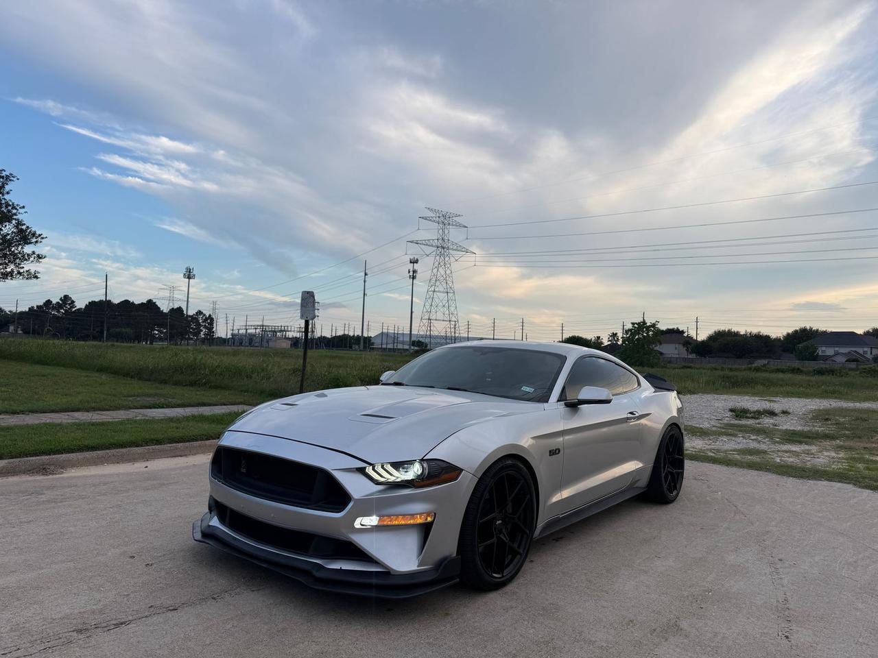 2019 Ford Mustang GT Coupe's photo