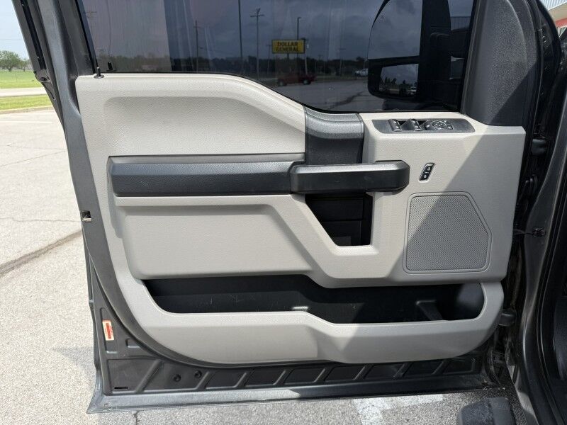 2019 Ford Super Crew F-350 DRW 4x4 Diesel XLT Collinsville OK