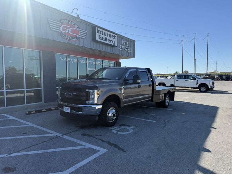 2019 Ford Super Crew F-350 DRW 4x4 Flatbed