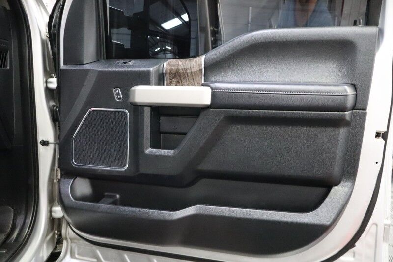 2019 Ford Super Duty F-250 LARIAT Long Bed 6.7L Diesel King Shocks 37in Tires G Arlington TX