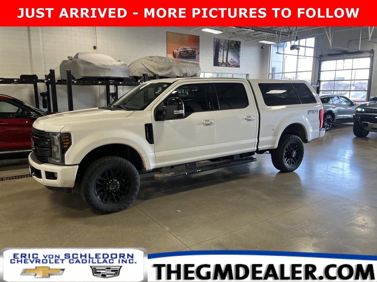 2019 Ford Super Duty F-250 SRW F-250 Lariat FX4 Crew Cab 4WD 6.2L V8 w/UltimateSportPkg Nav HtdCldMemLthr 20sBlackWheels