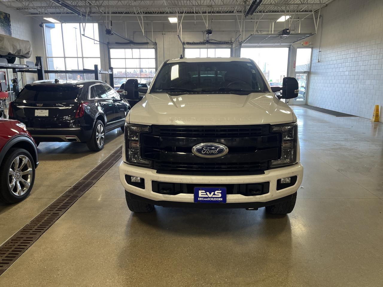 2019 Ford Super Duty F-250 SRW F-250 Lariat FX4 Crew Cab 4WD 6.2L V8 w/UltimateSportPkg Nav HtdCldMemLthr 20sBlackWheels