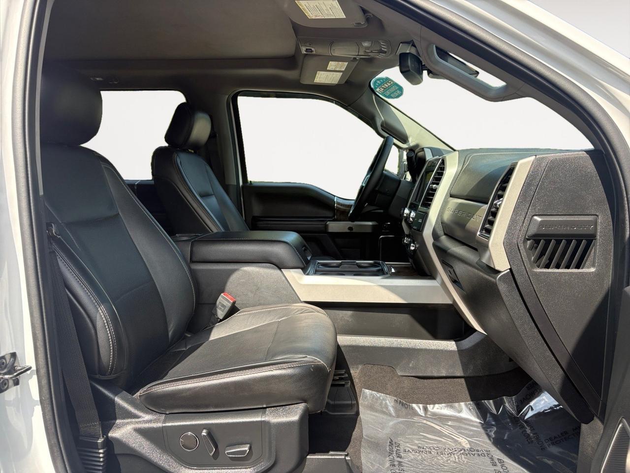 2019 Ford Super Duty F-250 SRW LARIAT, NEW 35 INCH TIRES, POWER RUNNING BOARDS, TOW PACKAGE, BACKUP CAMERA, PANORAMIC MOONROOF, BLIND SPOT ALERT, HEATED & VENTILATED SEATS, REAR POWER SLIDING WINDOW, ONLY 1 OWNER, CLEAN CERTIFIED CARFAX, RIDE THE RODE IN THIS F-250! Virginia Beach VA