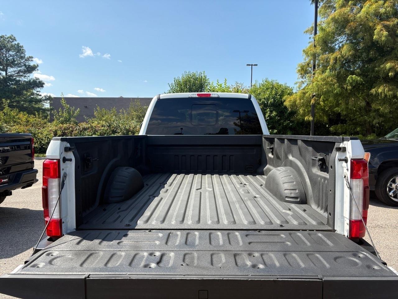 2019 Ford Super Duty F-250 SRW LARIAT, NEW 35 INCH TIRES, POWER RUNNING BOARDS, TOW PACKAGE, BACKUP CAMERA, PANORAMIC MOONROOF, BLIND SPOT ALERT, HEATED & VENTILATED SEATS, REAR POWER SLIDING WINDOW, ONLY 1 OWNER, CLEAN CERTIFIED CARFAX, RIDE THE RODE IN THIS F-250! Virginia Beach VA