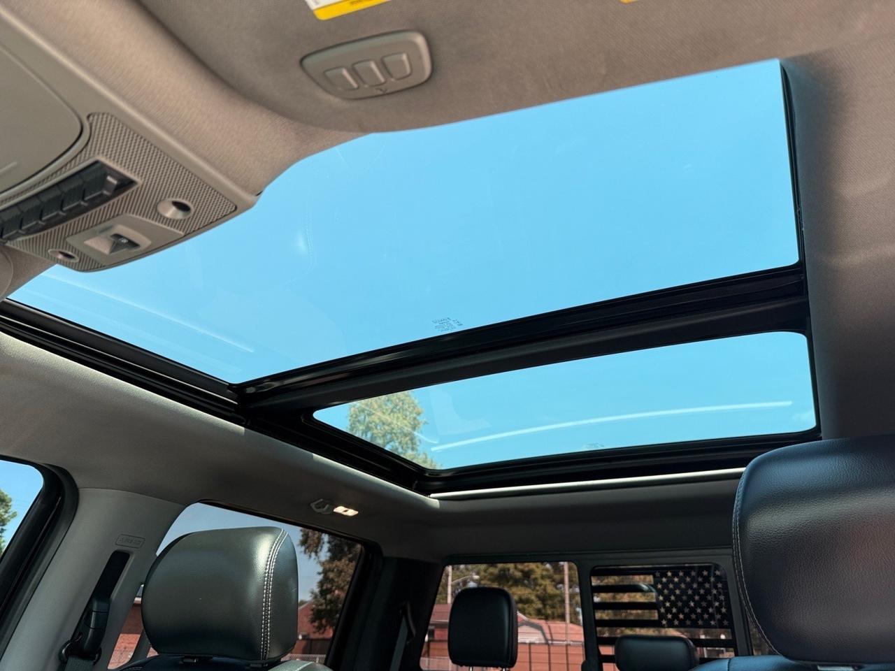 2019 Ford Super Duty F-250 SRW LARIAT, POWER MOONROOF TWIN PANEL, POWER SLIDING REAR WINDOW W/ DEFROSTER, HEATED AND POWERED MIRRORS, BACKUP CAMERA, TOW HOOKS, UNIVERSAL GARAGE DOOR OPENER, NAVIGATION, TAILGATE STEP, REMOTE KEYLESS ENTRY, SIRIUS XM, WIFI, COME AND CHECK OUT THIS G Norfolk VA
