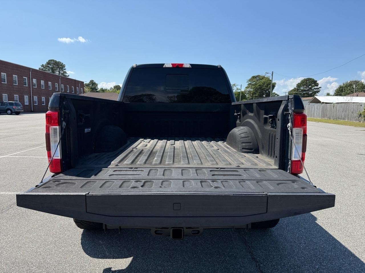 2019 Ford Super Duty F-250 SRW LARIAT, POWER MOONROOF TWIN PANEL, POWER SLIDING REAR WINDOW W/ DEFROSTER, HEATED AND POWERED MIRRORS, BACKUP CAMERA, TOW HOOKS, UNIVERSAL GARAGE DOOR OPENER, NAVIGATION, TAILGATE STEP, REMOTE KEYLESS ENTRY, SIRIUS XM, WIFI, COME AND CHECK OUT THIS G Norfolk VA