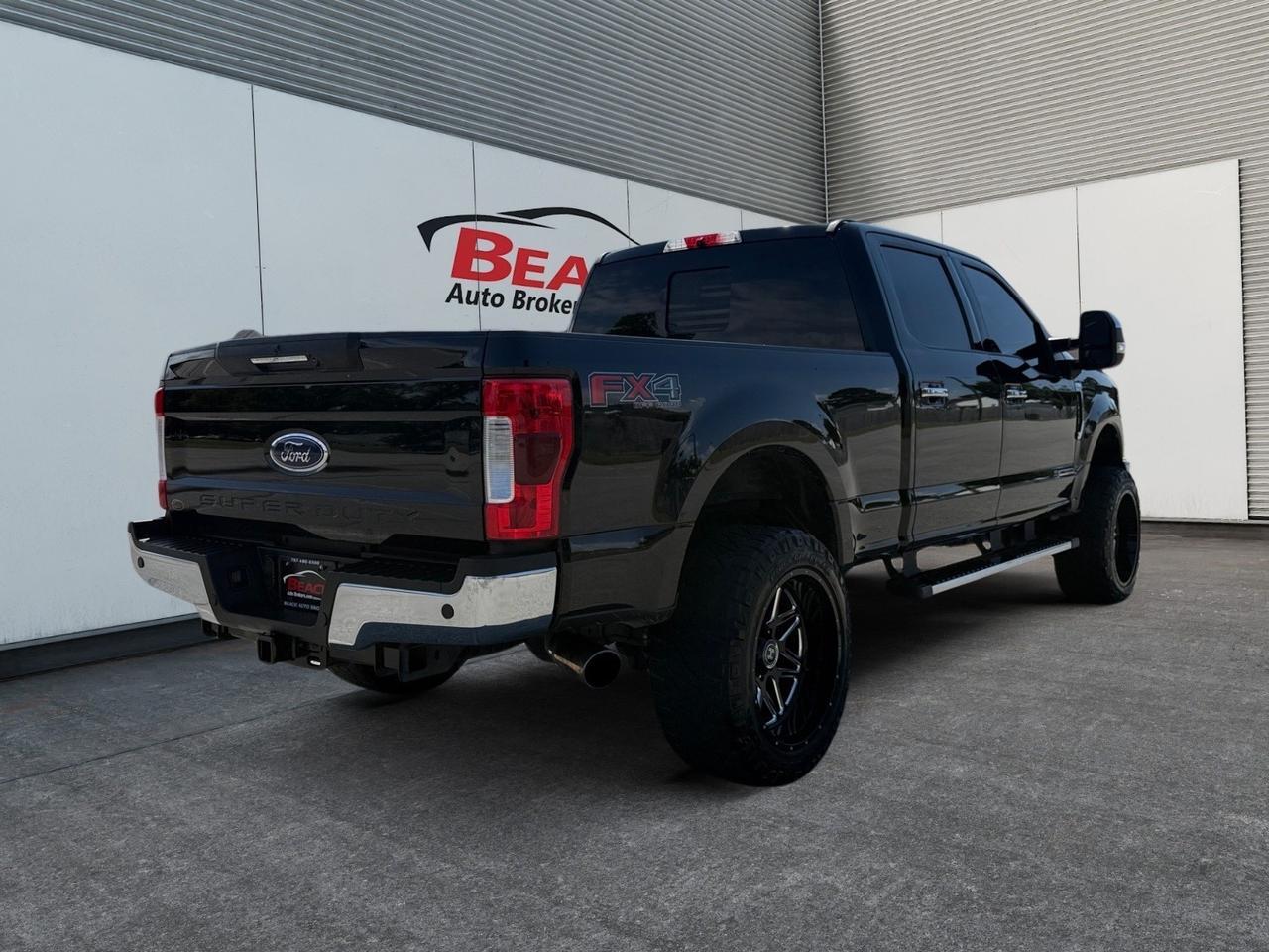 2019 Ford Super Duty F-250 SRW LARIAT, POWER MOONROOF TWIN PANEL, POWER SLIDING REAR WINDOW W/ DEFROSTER, HEATED AND POWERED MIRRORS, BACKUP CAMERA, TOW HOOKS, UNIVERSAL GARAGE DOOR OPENER, NAVIGATION, TAILGATE STEP, REMOTE KEYLESS ENTRY, SIRIUS XM, WIFI, COME AND CHECK OUT THIS G Norfolk VA
