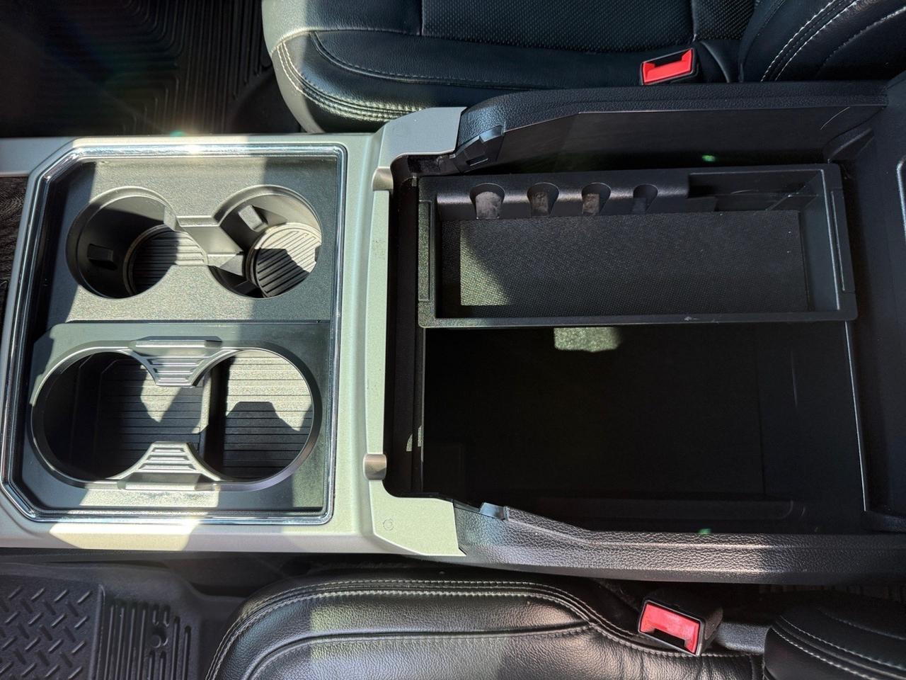 2019 Ford Super Duty F-250 SRW LARIAT, POWER MOONROOF TWIN PANEL, POWER SLIDING REAR WINDOW W/ DEFROSTER, HEATED AND POWERED MIRRORS, BACKUP CAMERA, TOW HOOKS, UNIVERSAL GARAGE DOOR OPENER, NAVIGATION, TAILGATE STEP, REMOTE KEYLESS ENTRY, SIRIUS XM, WIFI, COME AND CHECK OUT THIS G Norfolk VA