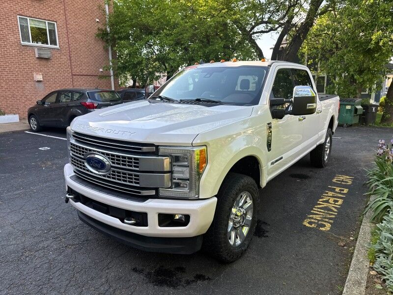 2019 Ford Super Duty F-250 SRW Platinum Crew Cab 4WD w/ Platinum Ultimate Package