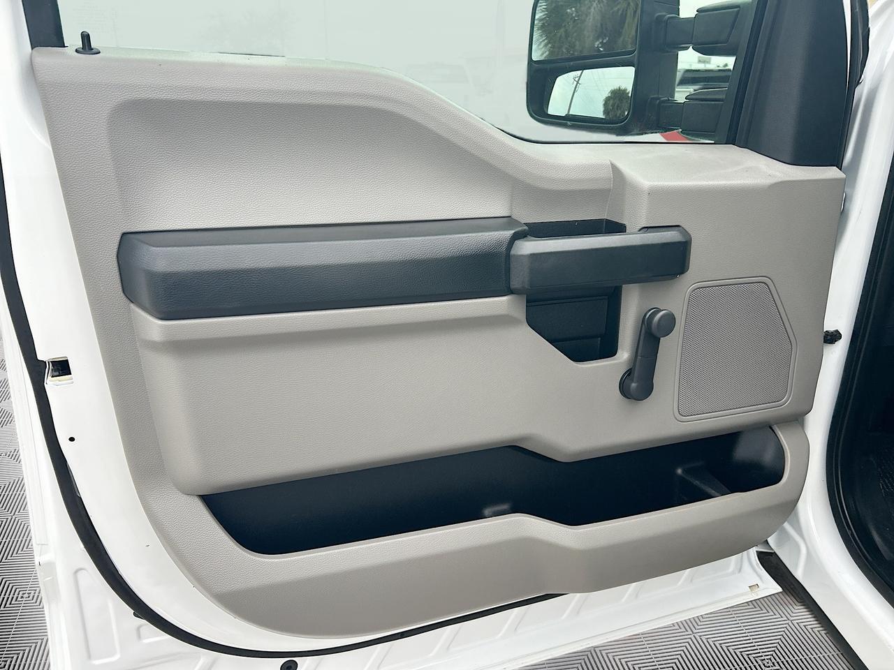 2019 Ford Super Duty F-250 SRW XL 4WD Crew Cab 8 Box Venice FL