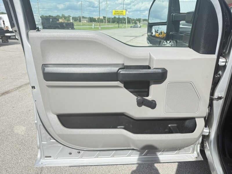 2019 Ford Super Duty F-250 Utility w/ Lift 29k mi's XL Collinsville OK