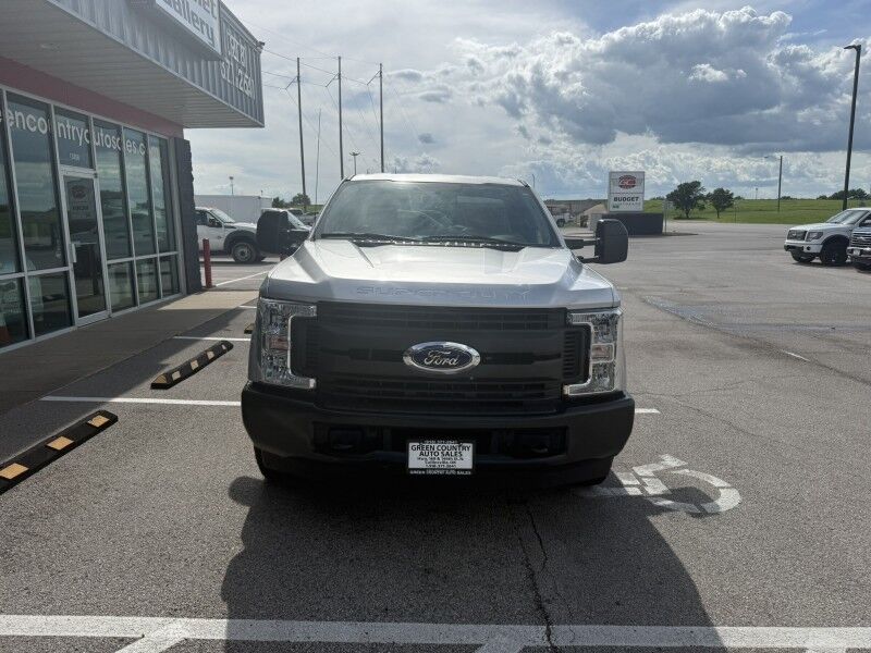 2019 Ford Super Duty F-250 Utility w/ Lift 29k mi's XL Collinsville OK