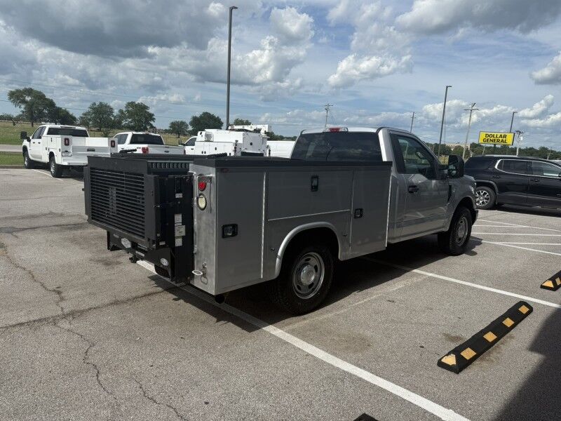 2019 Ford Super Duty F-250 Utility w/ Lift 29k mi's XL Collinsville OK