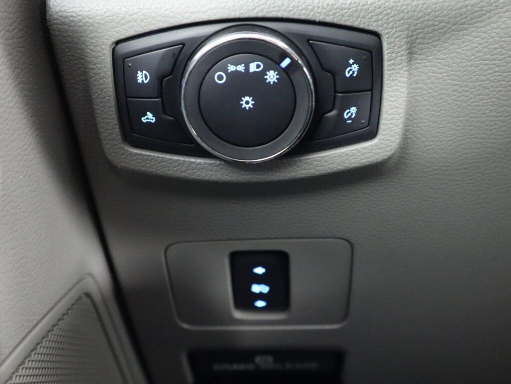 2019 Ford Super Duty F-250 XLT 4WD Crew Cab w/Navigation Maumee OH