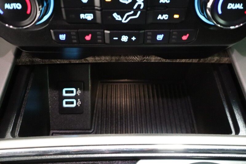 2019 Ford Super Duty F-350 LARIAT Dually Lifted 6.7L Diesel GPS Nav 37in Tires FREE WARRANTY Arlington TX