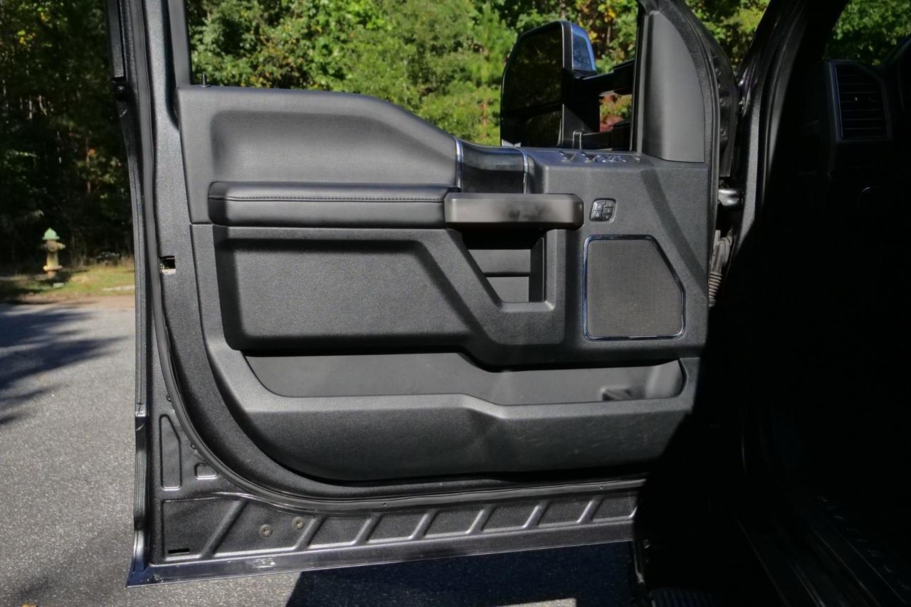 2019 Ford Super Duty F-350 Platinum 4X4 / Tire Upgrade / Diesel / Massage Seats High Point NC