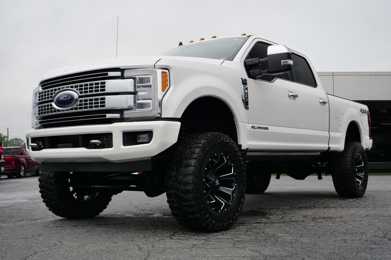 2019 Ford Super Duty F-350 Platinum 4X4 / Wheel & Tire Upgrade / 6.7L V8 Diesel! Lincolnton NC