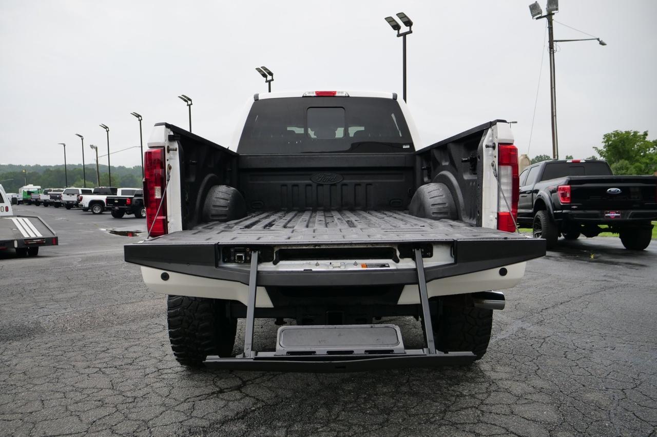 2019 Ford Super Duty F-350 Platinum 4X4 / Wheel & Tire Upgrade / 6.7L V8 Diesel! Lincolnton NC