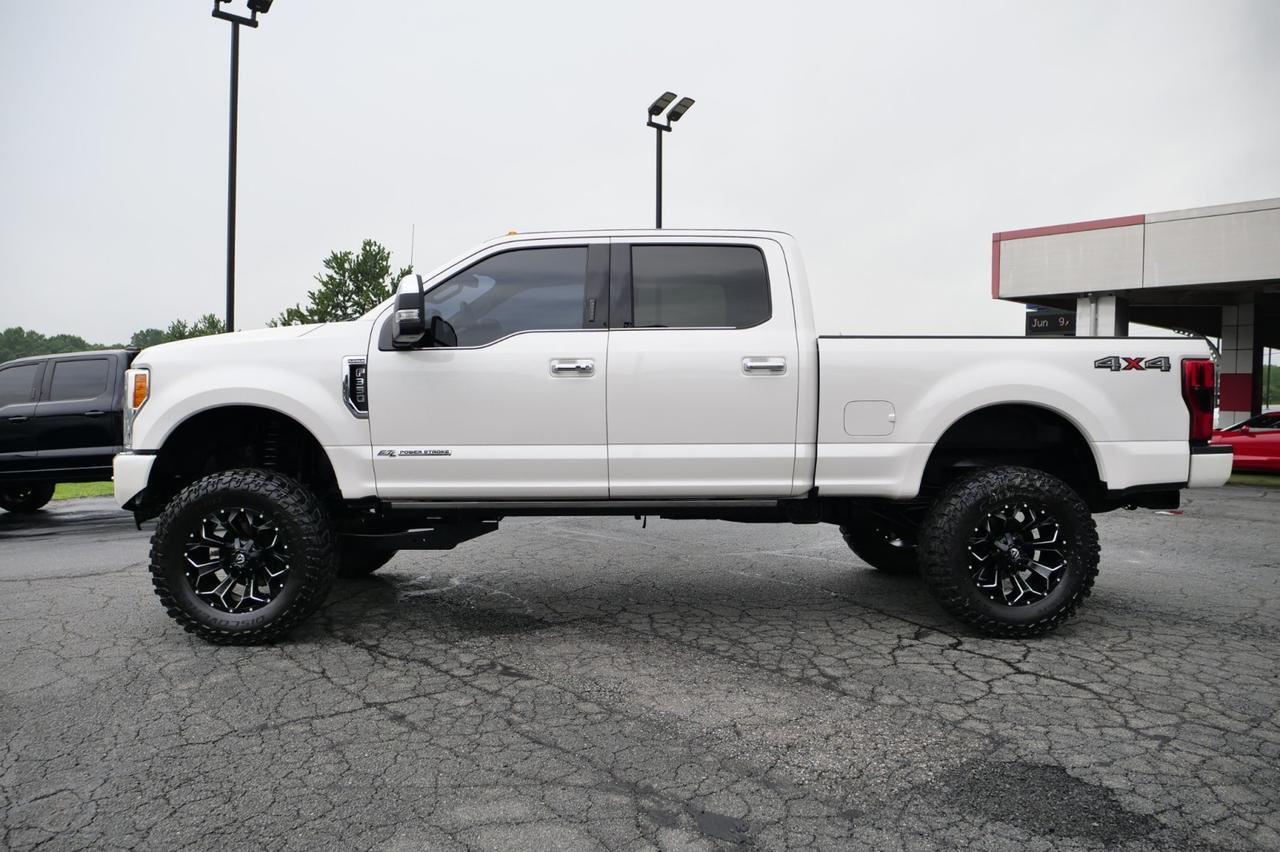 2019 Ford Super Duty F-350 Platinum 4X4 / Wheel & Tire Upgrade / 6.7L V8 Diesel! Lincolnton NC