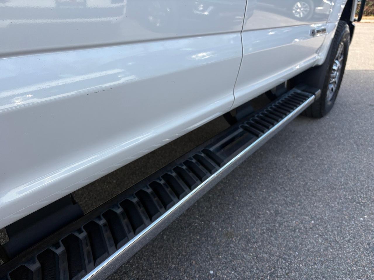 2019 Ford Super Duty F-350 SRW LARIAT, RUNNING BOARDS, HARD SLIDING TONNEAU COVER, TOW PACKAGE, POWER EXTENDED MIRRORS, BLIND SPOT ALERT, BACKUP CAMERA WITH PARKING SENSORS, HEATED & COOLING SEATS, LOW MILES, CLEAN CARFAX, THIS TRUCK IS PRESTINE & READY TO RIDE! Virginia Beach VA