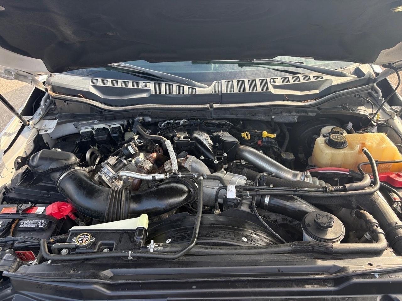 2019 Ford Super Duty F-350 SRW LARIAT, RUNNING BOARDS, HARD SLIDING TONNEAU COVER, TOW PACKAGE, POWER EXTENDED MIRRORS, BLIND SPOT ALERT, BACKUP CAMERA WITH PARKING SENSORS, HEATED & COOLING SEATS, LOW MILES, CLEAN CARFAX, THIS TRUCK IS PRESTINE & READY TO RIDE! Virginia Beach VA