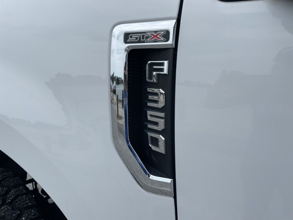2019 Ford Super Duty F-350 SRW XL~ONLINE FINANCE~4X4~6.8' BED LENGTH~BLUETOOTH~CRUISE CONTROL~REARVIEW CAMERA Sarasota FL