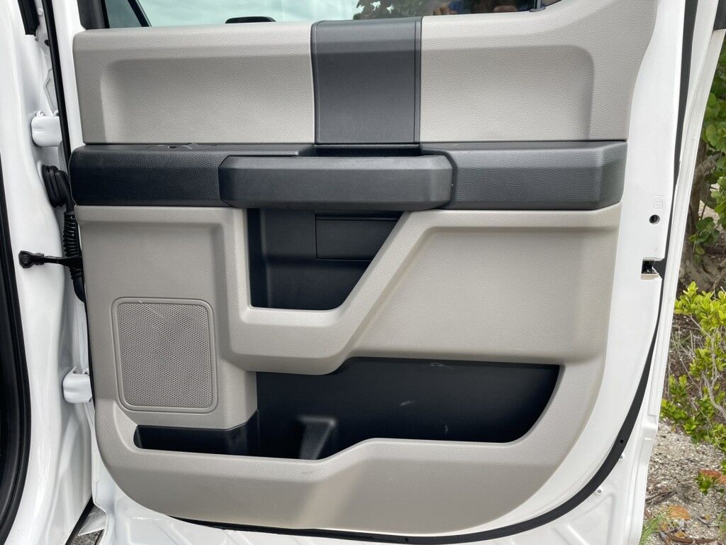 2019 Ford Super Duty F-350 SRW XL~ONLINE FINANCE~4X4~6.8' BED LENGTH~BLUETOOTH~CRUISE CONTROL~REARVIEW CAMERA Sarasota FL