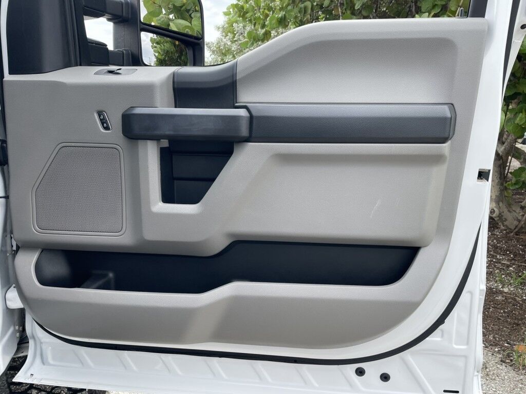 2019 Ford Super Duty F-350 SRW XL~ONLINE FINANCE~4X4~6.8' BED LENGTH~BLUETOOTH~CRUISE CONTROL~REARVIEW CAMERA Sarasota FL