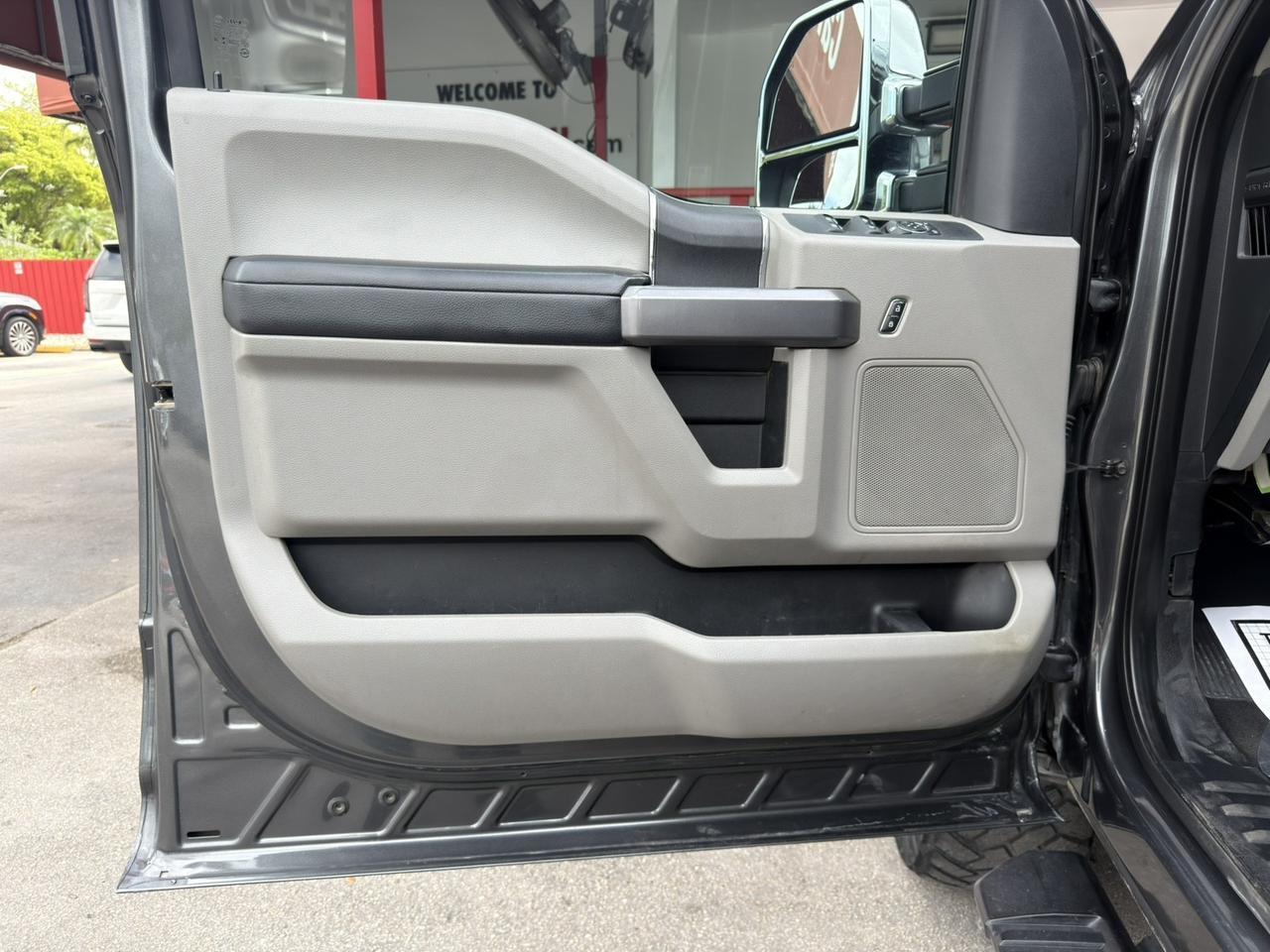 2019 Ford Super Duty F-350 SRW XLT Hollywood FL