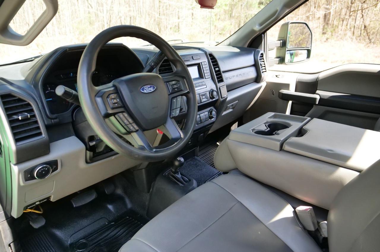 2019 Ford Super Duty F-450 XL 4X4 / DRW / READING Service Body / V10! Lincolnton NC