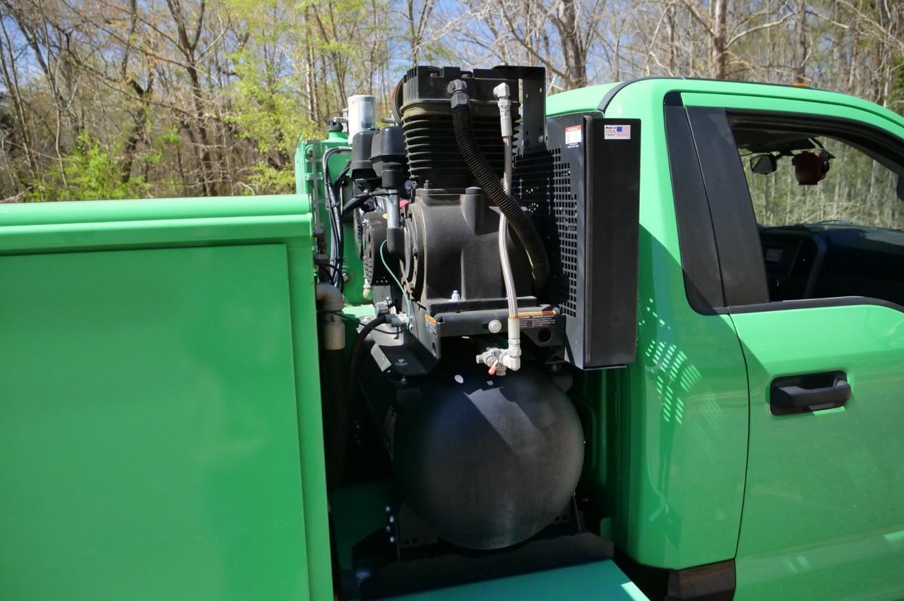 2019 Ford Super Duty F-450 XL 4X4 / DRW / READING Service Body / V10! Lincolnton NC