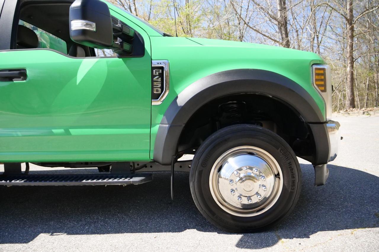 2019 Ford Super Duty F-450 XL 4X4 / DRW / READING Service Body / V10! Lincolnton NC