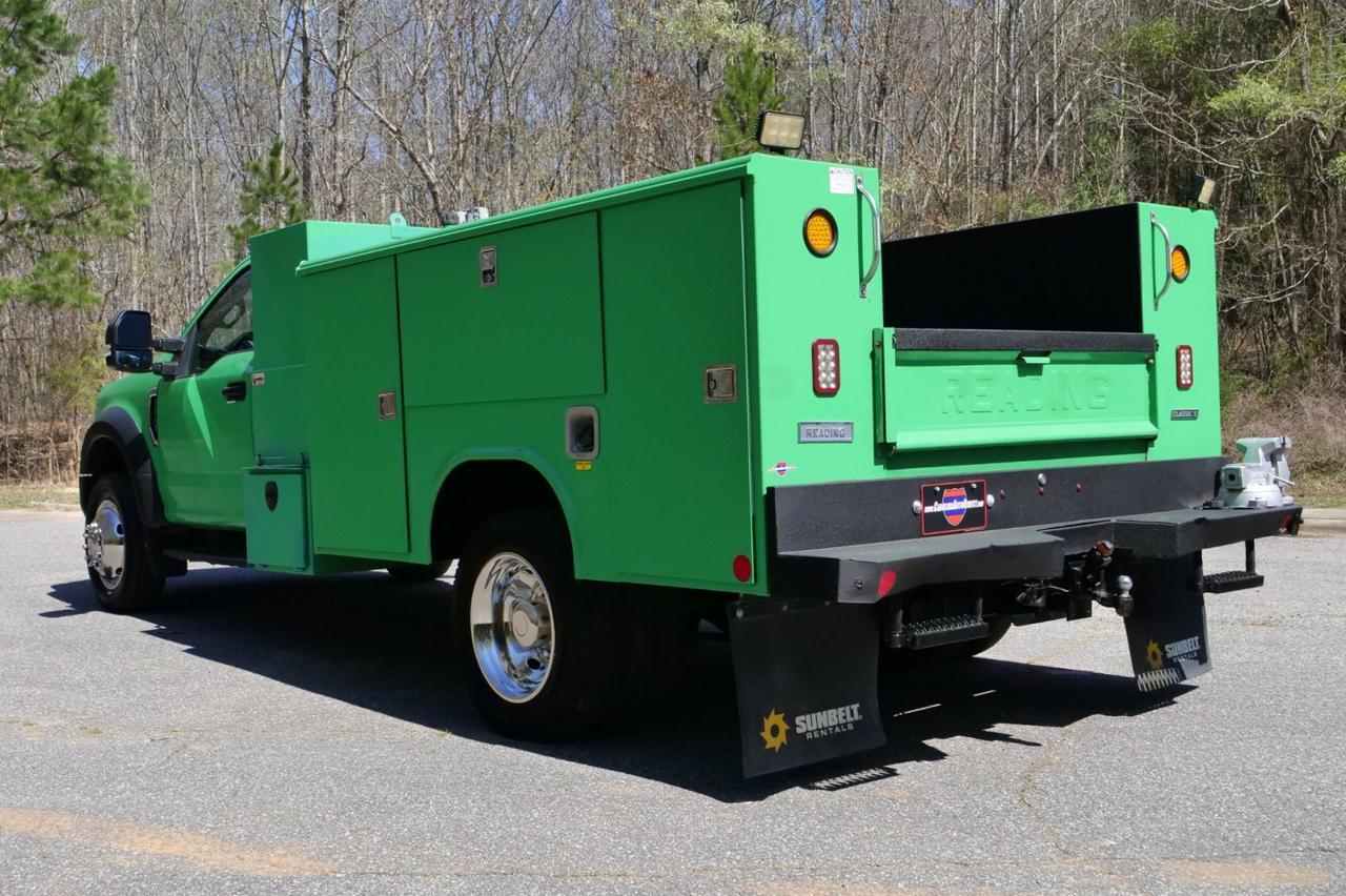 2019 Ford Super Duty F-450 XL 4X4 / DRW / READING Service Body / V10! Lincolnton NC