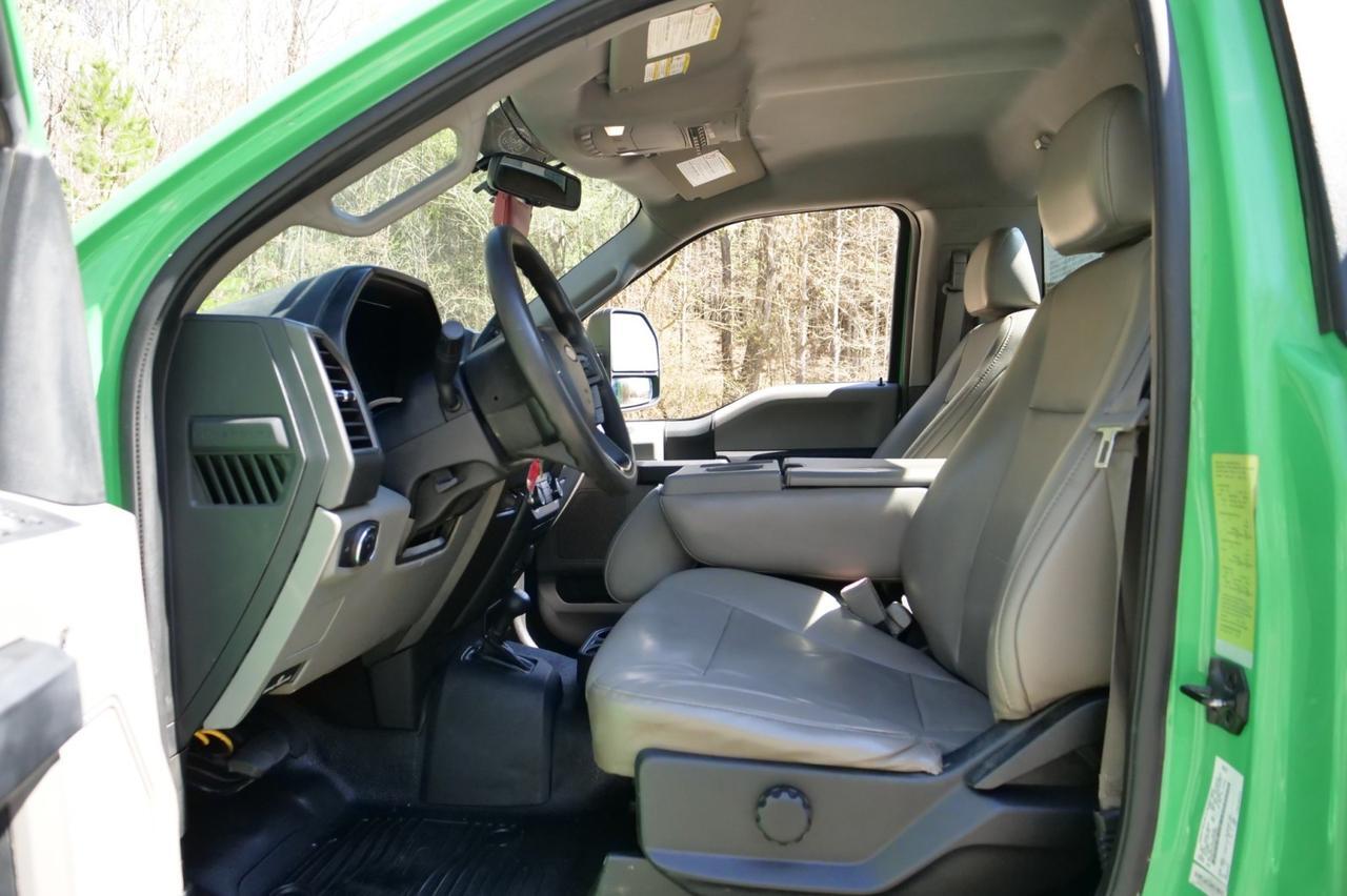 2019 Ford Super Duty F-450 XL 4X4 / DRW / READING Service Body / V10! Lincolnton NC