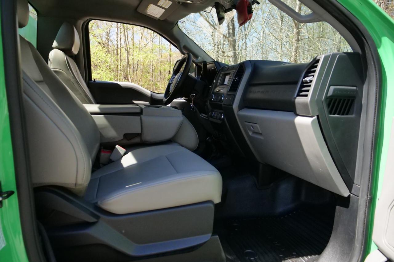 2019 Ford Super Duty F-450 XL 4X4 / DRW / READING Service Body / V10! Lincolnton NC