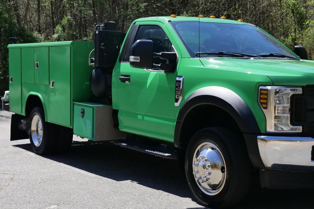 2019 Ford Super Duty F-450 XL 4X4 / DRW / READING Service Body / V10! Lincolnton NC