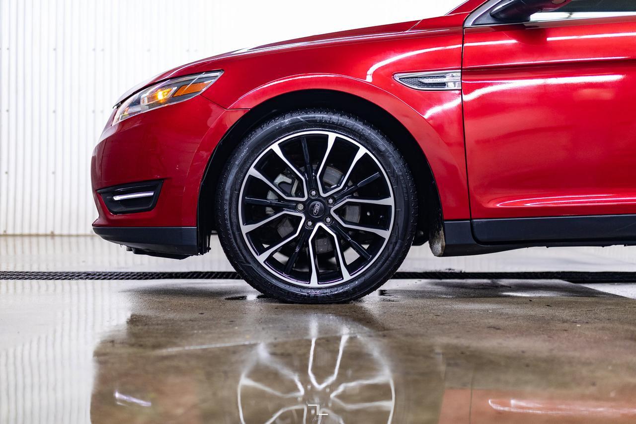 2019 Ford Taurus AWD Limited Leather Roof Nav BCam Red Deer AB