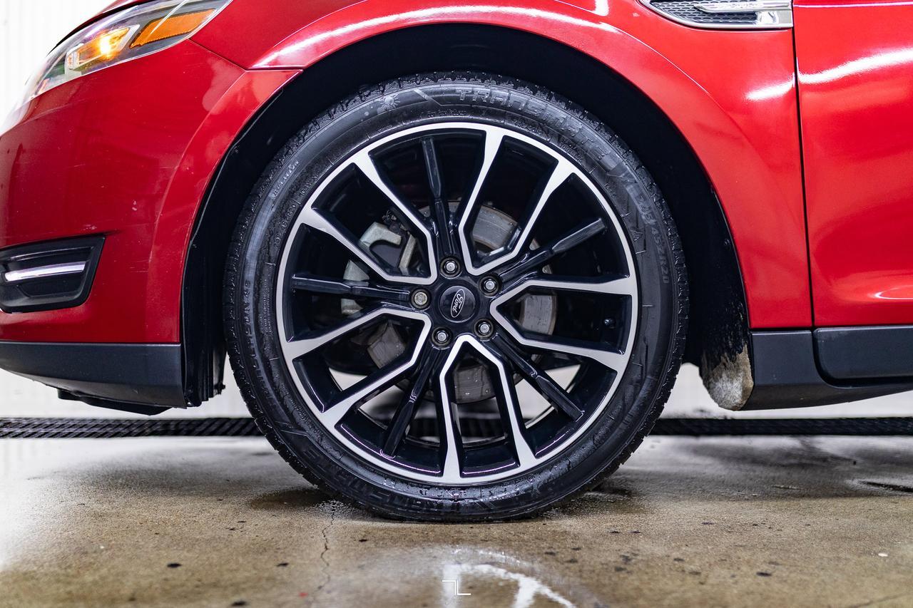 2019 Ford Taurus AWD Limited Leather Roof Nav BCam Red Deer AB