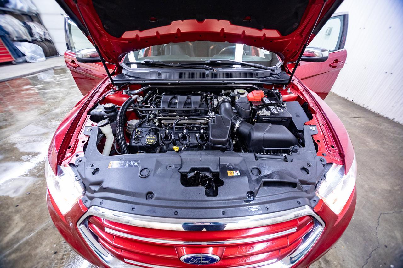 2019 Ford Taurus AWD Limited Leather Roof Nav BCam Red Deer AB