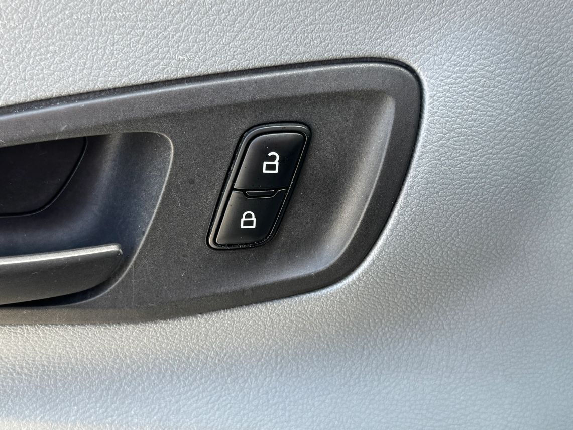 2019 Ford Transit 150 Van Medium Roof w/Sliding Side Door w/LWB Van 3D