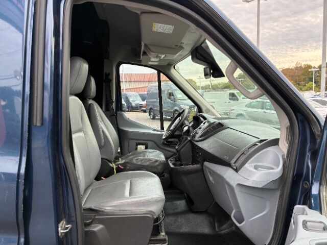 2019 Ford Transit-250 w/RH Sliding Door Medium Roof 129.9 WB Charlotte NC