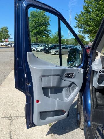 2019 Ford Transit-250 w/RH Sliding Door Medium Roof 147.6 WB Charlotte NC