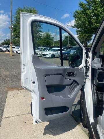 2019 Ford Transit-250 w/RH Swing-Out Doors Low Roof 129.9 WB Charlotte NC