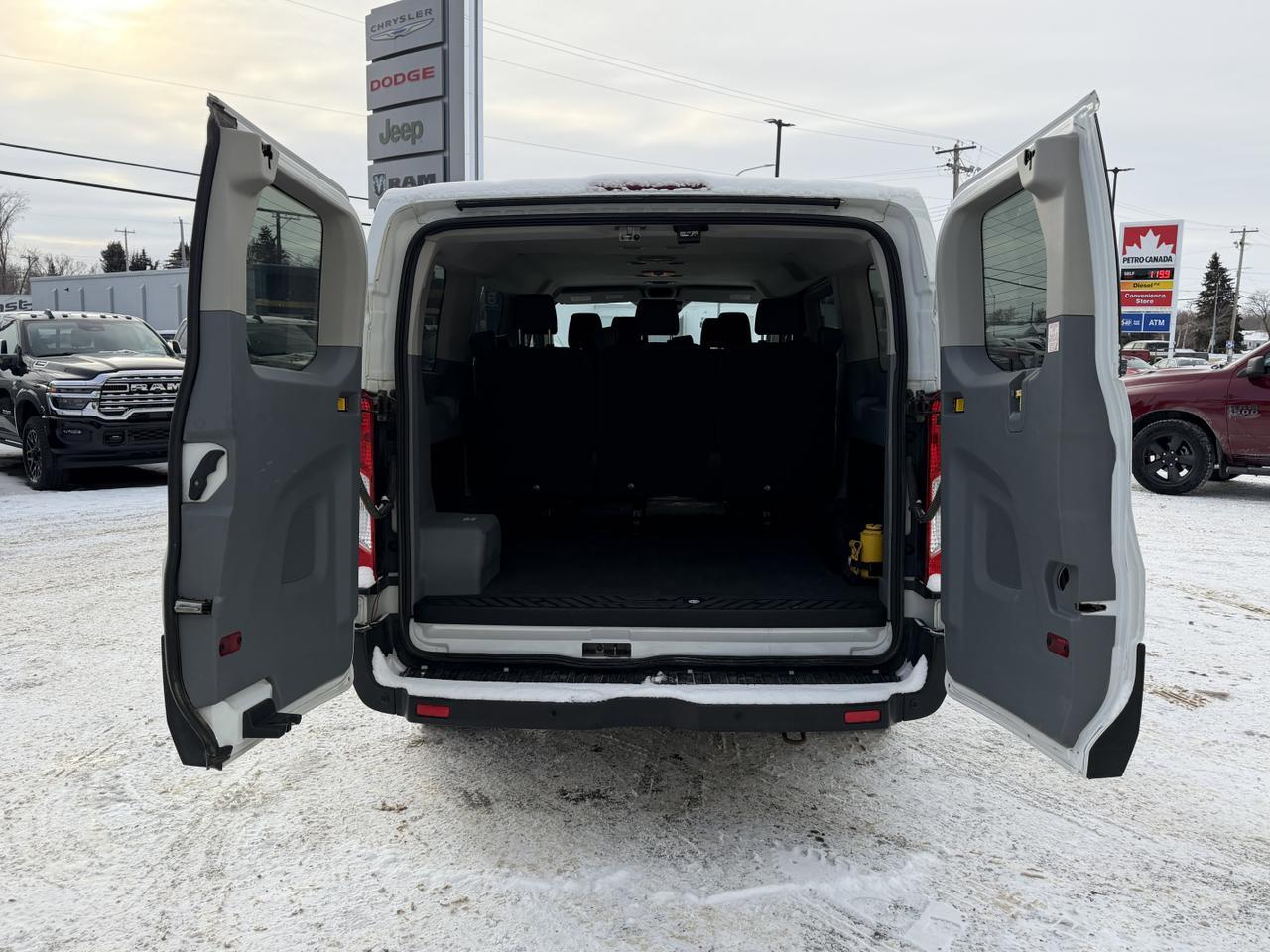 2019 Ford Transit Passenger Wagon T-150 XL RWD | 8 Seater | 3RD Row Seating | Backup Camera | Tow Package | Sliding Door Redwater AB