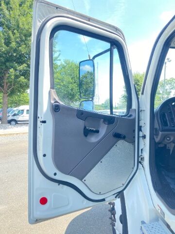 2019 Freightliner M2 106 M2 106 Charlotte NC