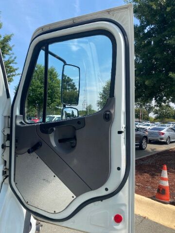 2019 Freightliner M2 106 M2 106 Charlotte NC