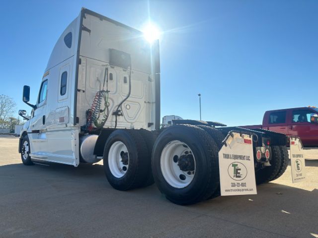 2019 Freightliner New Cascadia 126 . Seville OH