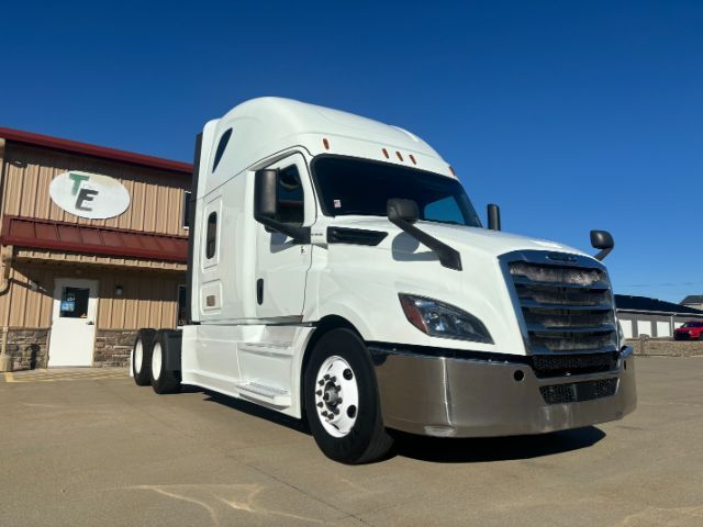 2019 Freightliner New Cascadia 126 . Seville OH