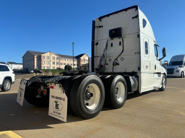 2019 Freightliner New Cascadia 126 . Seville OH